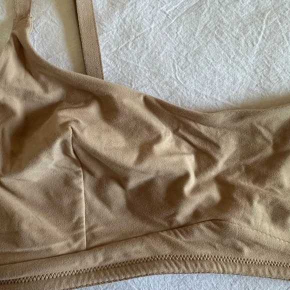 (2) Gap Live-In Pretty Bralette - Picture 2 of 8